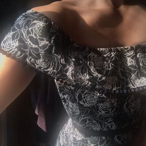 Black&White flower off-shoulder dress